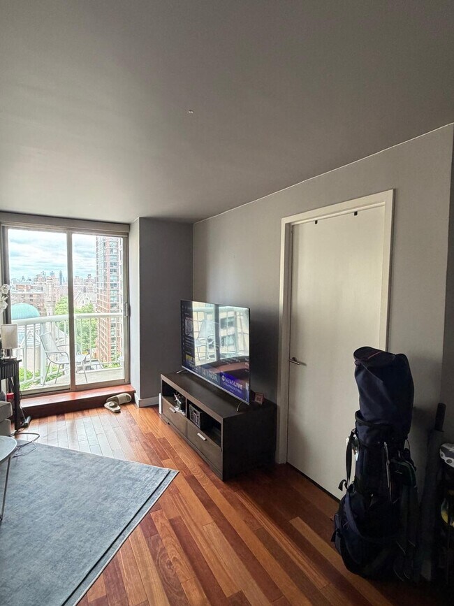 Photo - 206 E 95th St Apartment