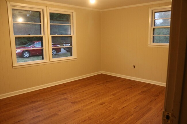 Foto del edificio - 1001 Moreland Dr