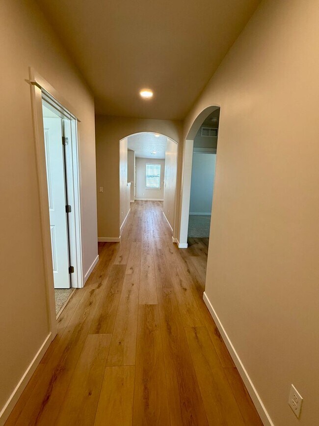 Foto del edificio - Welcome home! 4 bed 2 bath in Caldwell Idaho