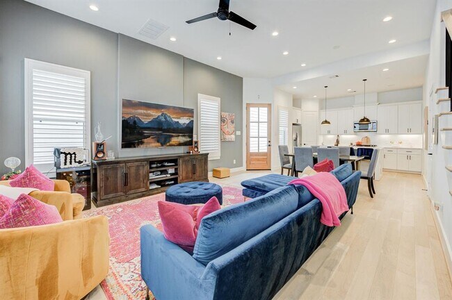Building Photo - 10941 Fire Creek Dr