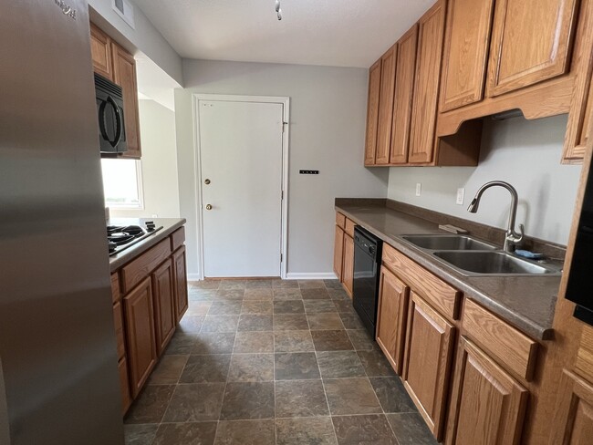 Building Photo - 5202 Winslow Cir