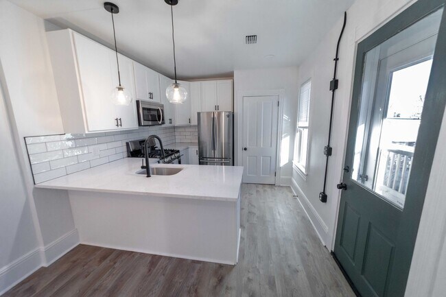 Foto del edificio - 617 E Chestnut St