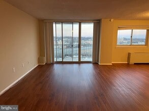 Building Photo - 1225 Martha Custis Dr