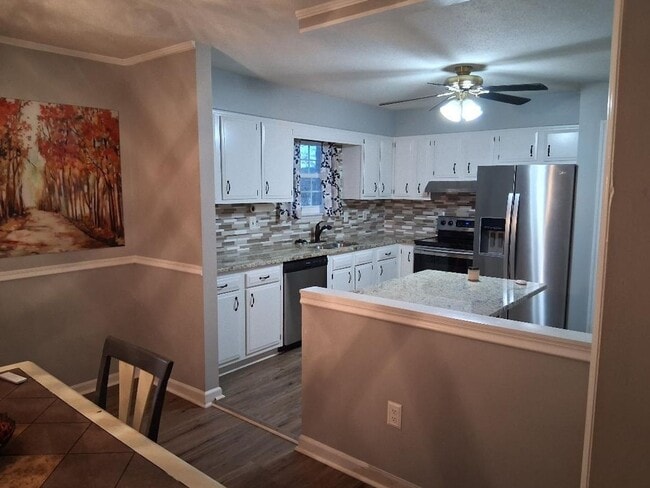 Building Photo - 8626 Surry Cir