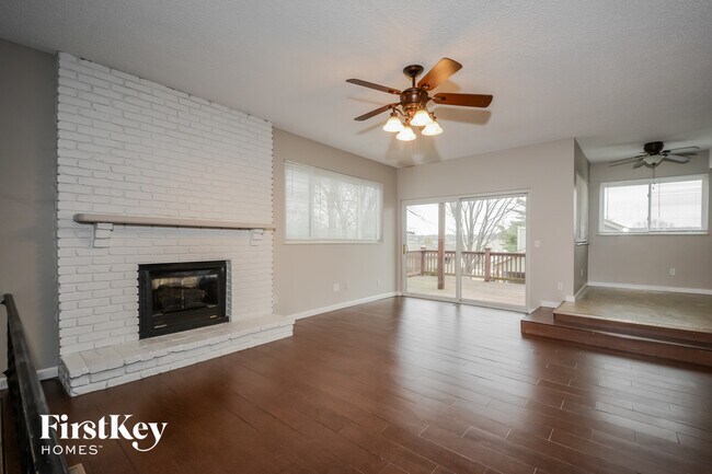 Foto del edificio - 24 Lille Ct