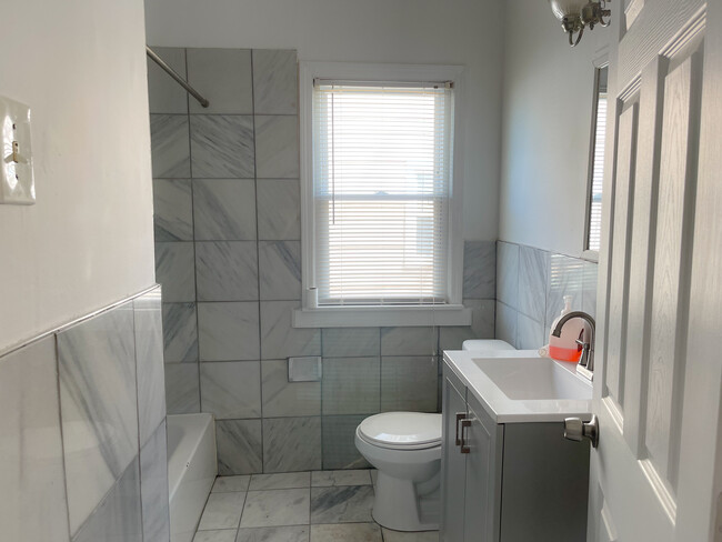 Bathroom - 26985 Andover St