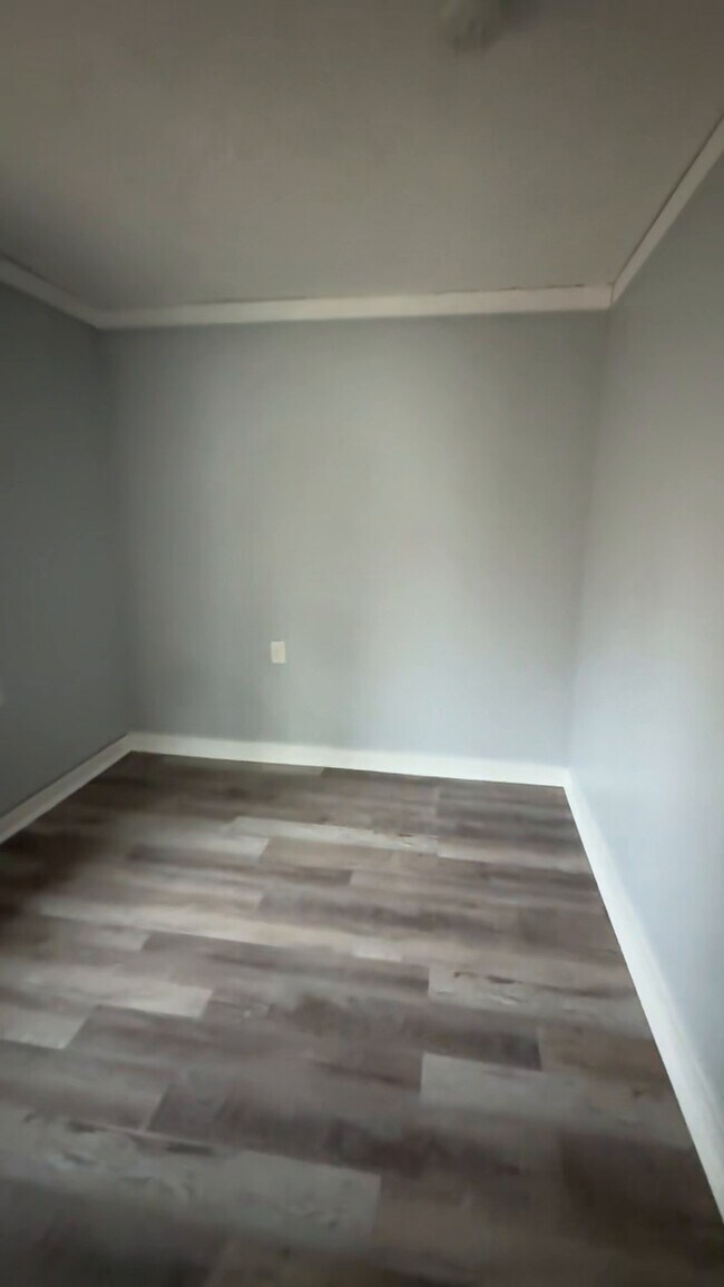 Foto del edificio - 119 Keene Rd