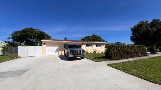 Foto del edificio - 124 Abaco Dr