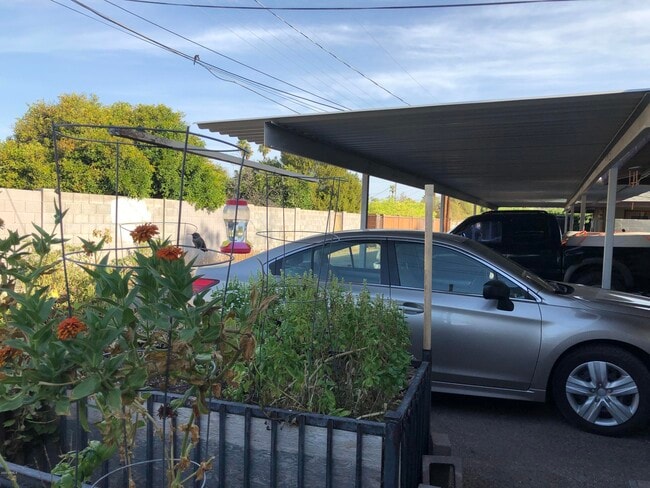 Building Photo - 2020 S Granada Dr