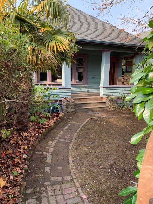 Foto principal - 6547 Greenwood Ave N