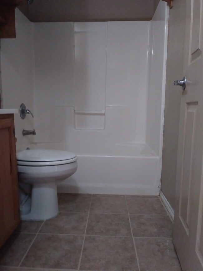 Building Photo - 714 Sonesta Dr