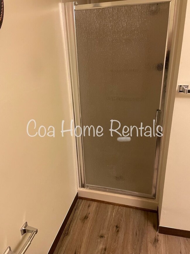 Building Photo - East Side Condo