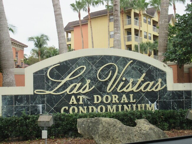 Foto del edificio - 8245 Lake Dr