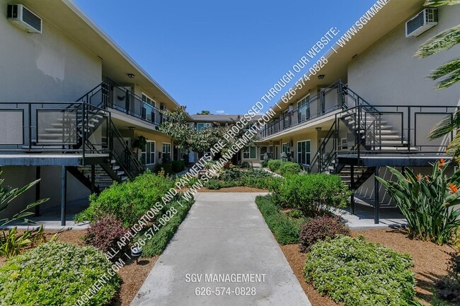 Foto del edificio - 1001-1005 W Huntington Dr