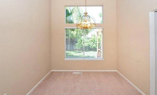 Building Photo - 957 Windmeadows Dr