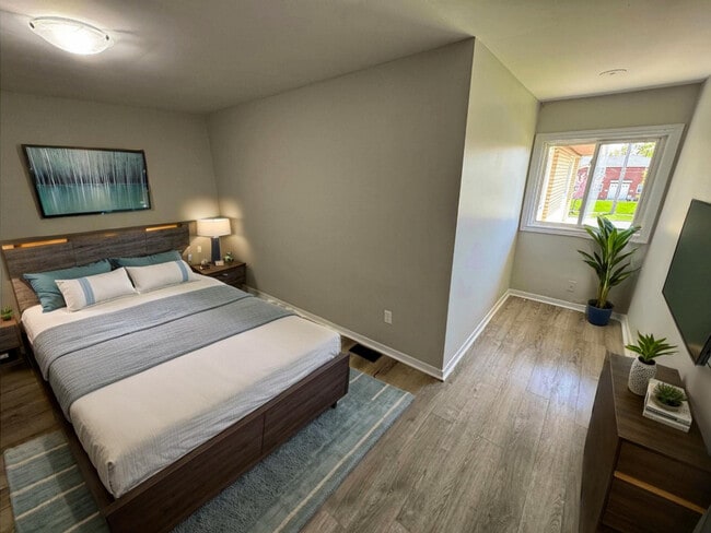 Building Photo - CONTINENTAL TOWNHOMES