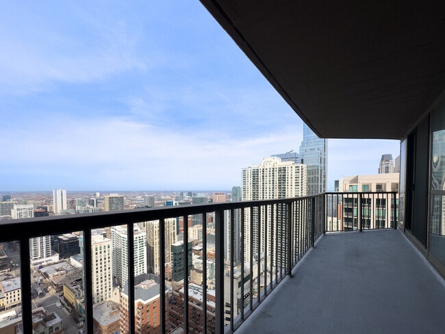 Building Photo - 10 E Ontario St