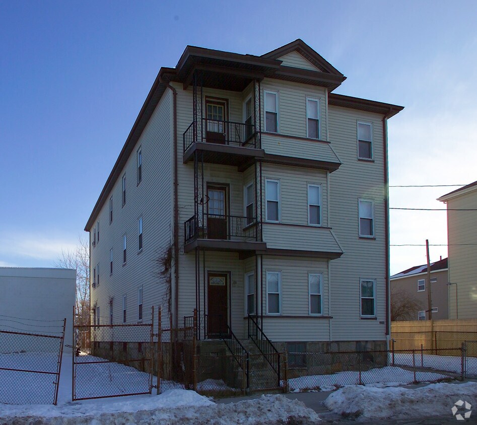 Building Photo - 130 Lowell St