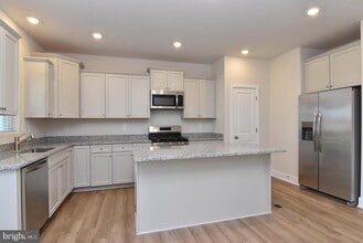 Building Photo - 29417 Oxford Dr