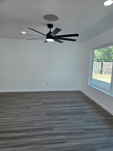 Foto del edificio - 5510 Coventry Ln