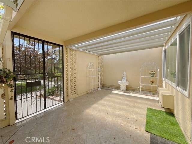 Building Photo - 221 Avenida Majorca