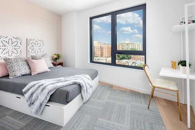 Foto del edificio - 37-46 72nd Street