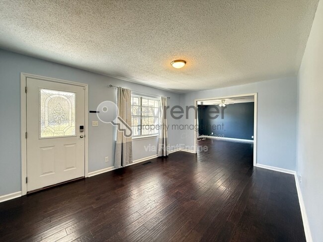 Photo - 809 Trotter Ln House