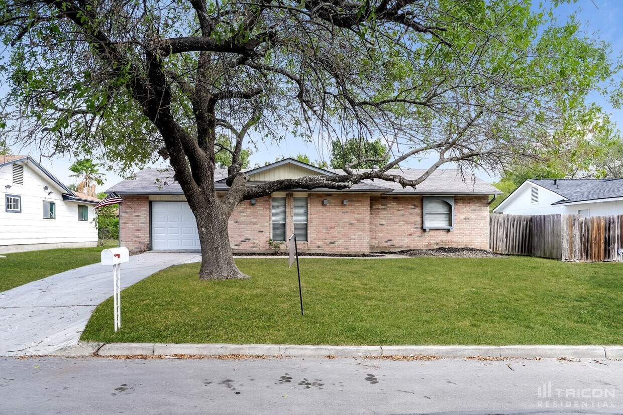 206 Royal Drive Converse TX House Rental in Converse, TX