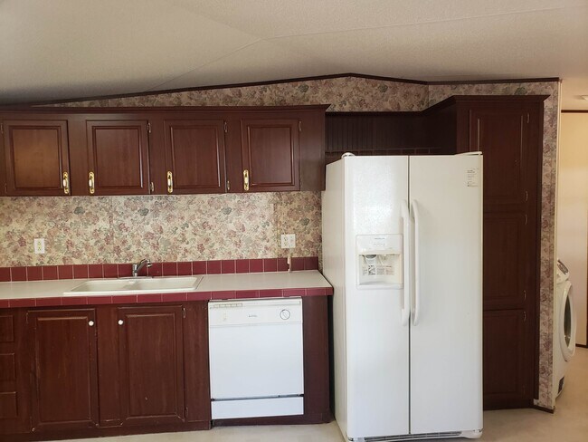 Foto del edificio - 255 Pine Dr