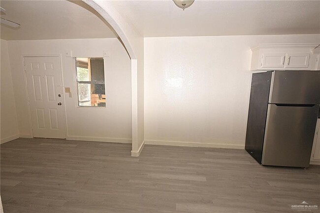 Foto del edificio - 401 N Bethel St