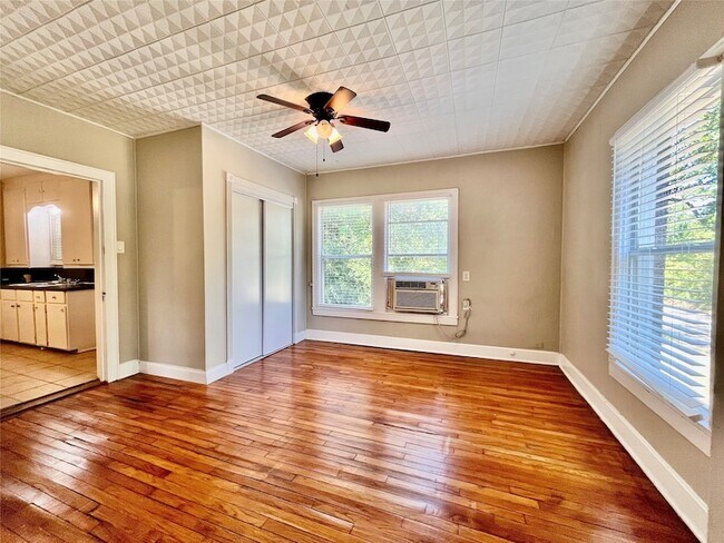 Foto del edificio - 701 W Sycamore St