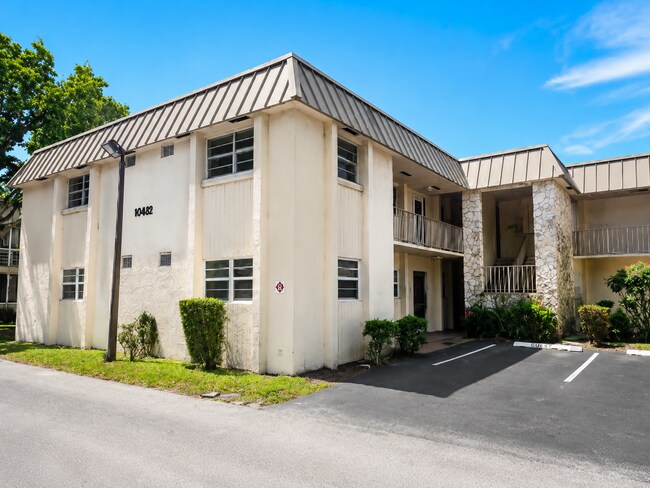 Building Photo - 10821 N Military Trl