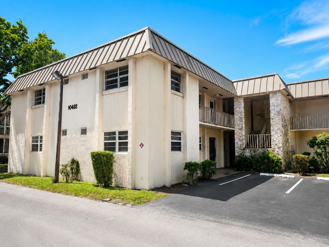 Building Photo - 10821 N Military Trl