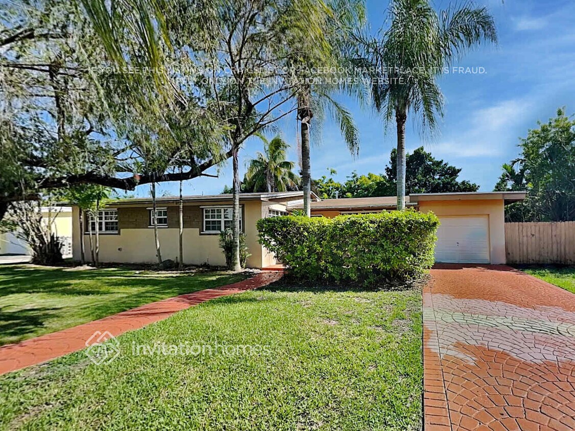 Foto principal - 9620 Thanksgiving Dr