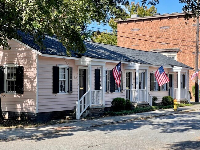 Triplex en la calle Taylor - 215 W Taylor St