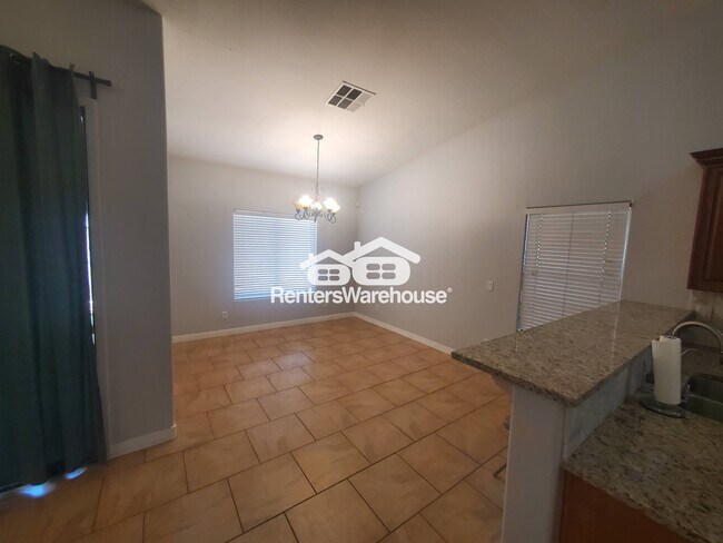 Building Photo - 2256 E Pima Ave