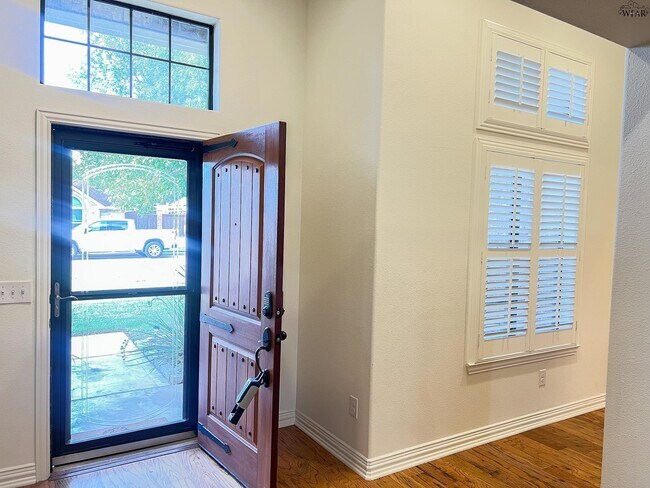 Foto del edificio - 1703 Rockridge Dr