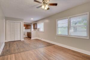 Building Photo - 605 Jefferson Dr