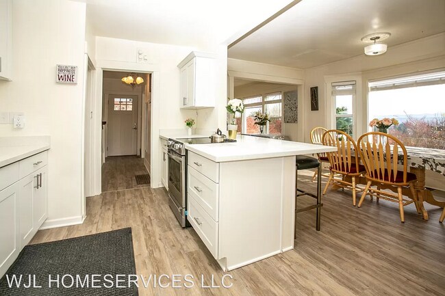 Foto del edificio - 3 br, 2 bath House - 2407 E Ward St