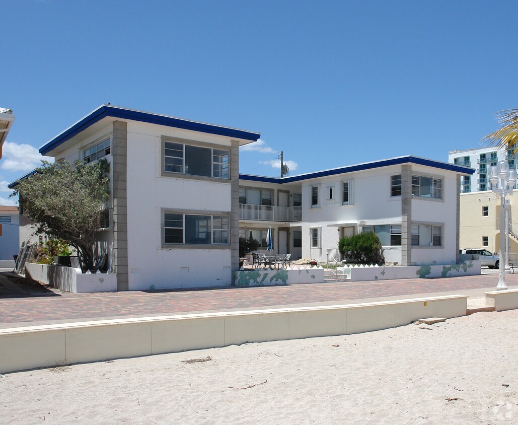 Building Photo - 2325 N Surf Rd