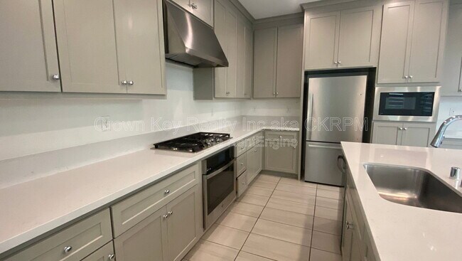 Foto del edificio - 1363 S Shields Ave