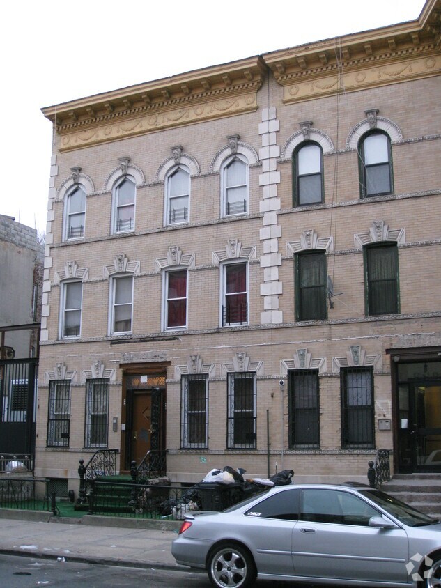 Foto del edificio - 381 Sumpter St