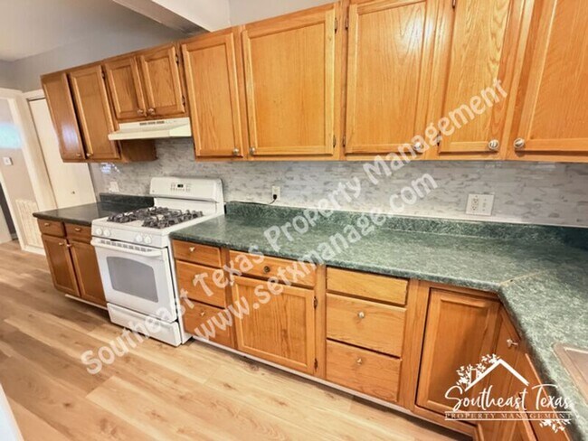 Foto del edificio - 1441 Bassett St