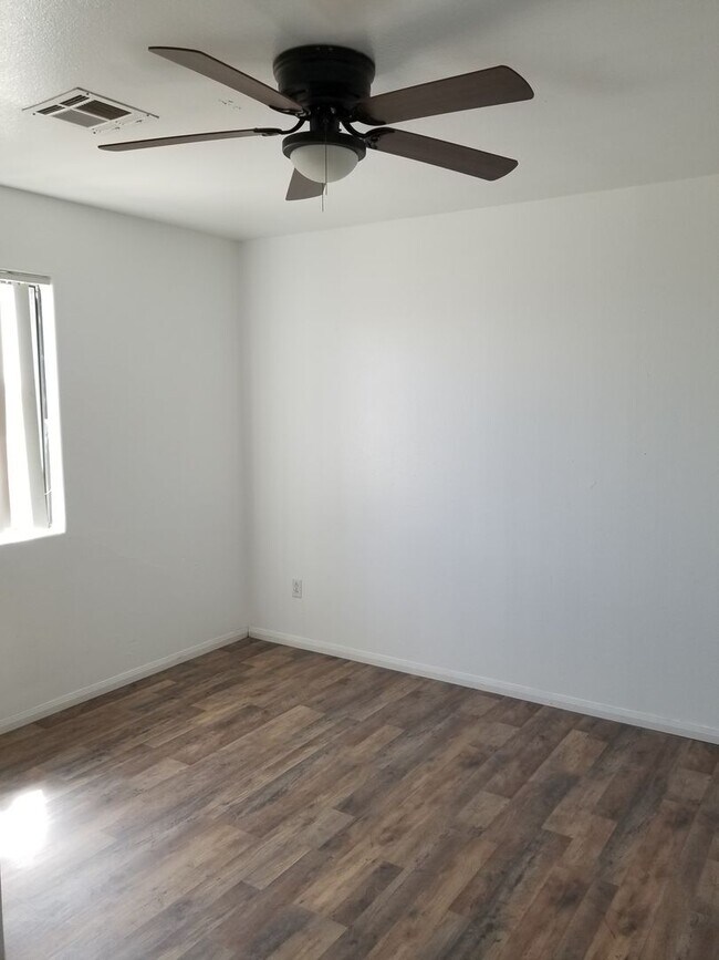 Foto del edificio - 1273 Court Ave