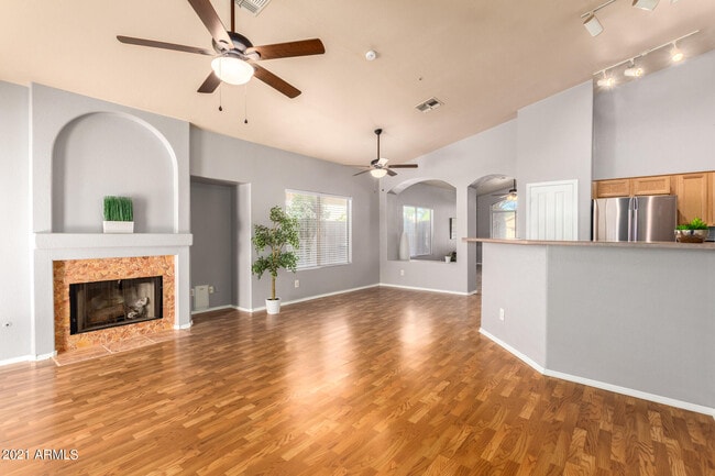 Foto del edificio - 3008 N 83rd Pl