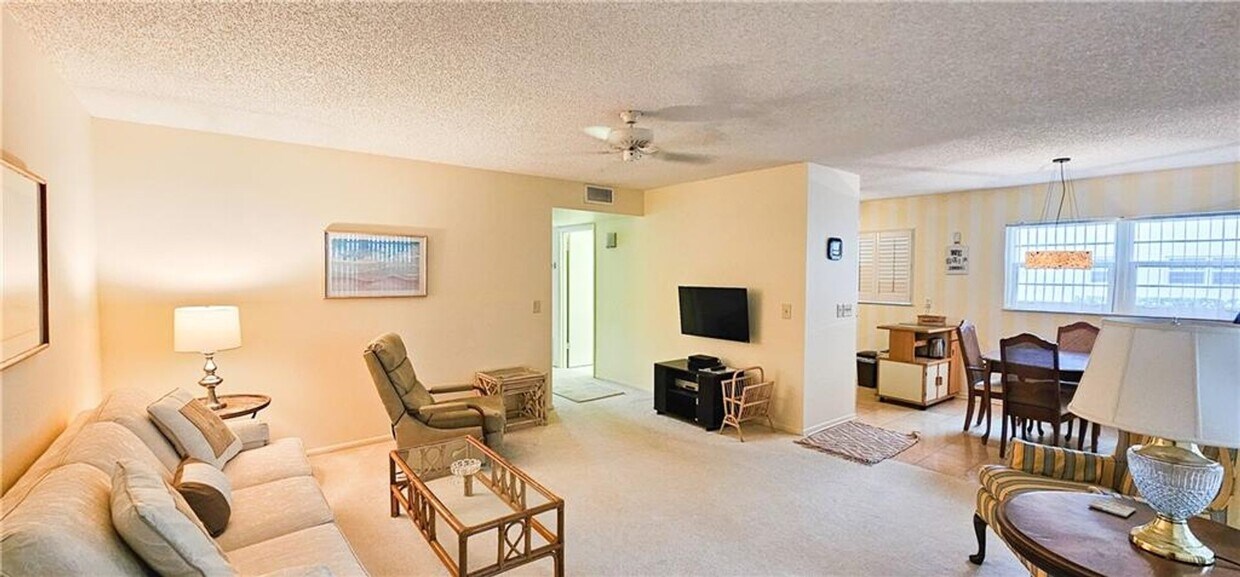 Primary Photo - Annual Fully Furnished 2/2 Condo with Golf...