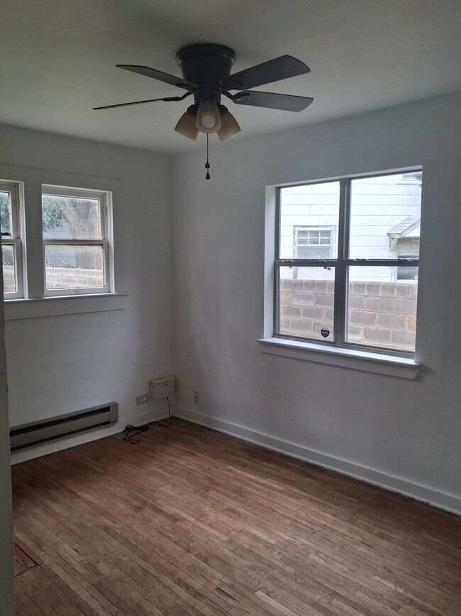 Foto del edificio - 409 S Avenue H