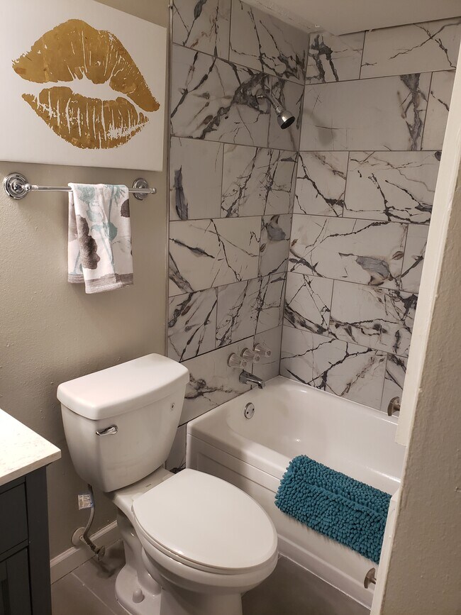 Foto del edificio - 5833 Harvest Hill Rd