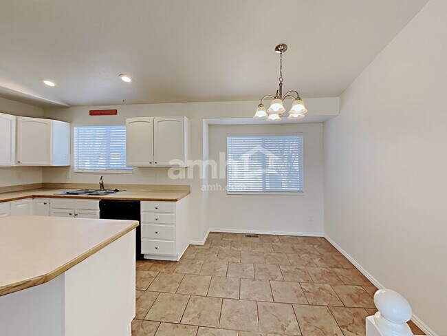 Foto del edificio - 435 S 120 W