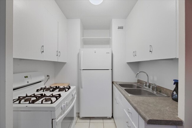 Building Photo - 7206 Oak Ave